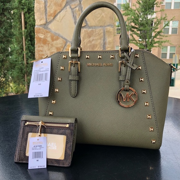 Michael Kors Ciara Med Messenger + Card Key Holder - Picture 7 of 8